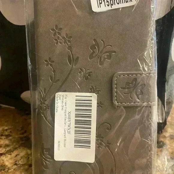 IPhone 15 Pro Max Butterfly Embossed Protective Leather Flip Cover Case. - Picture 3 of 4